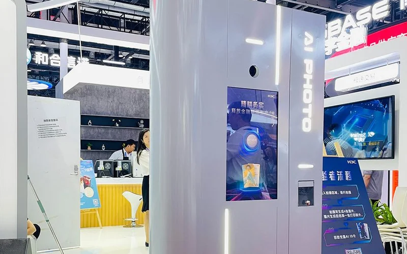 展会上的“流量密码”：一张卡片，锁定您的潜在客户