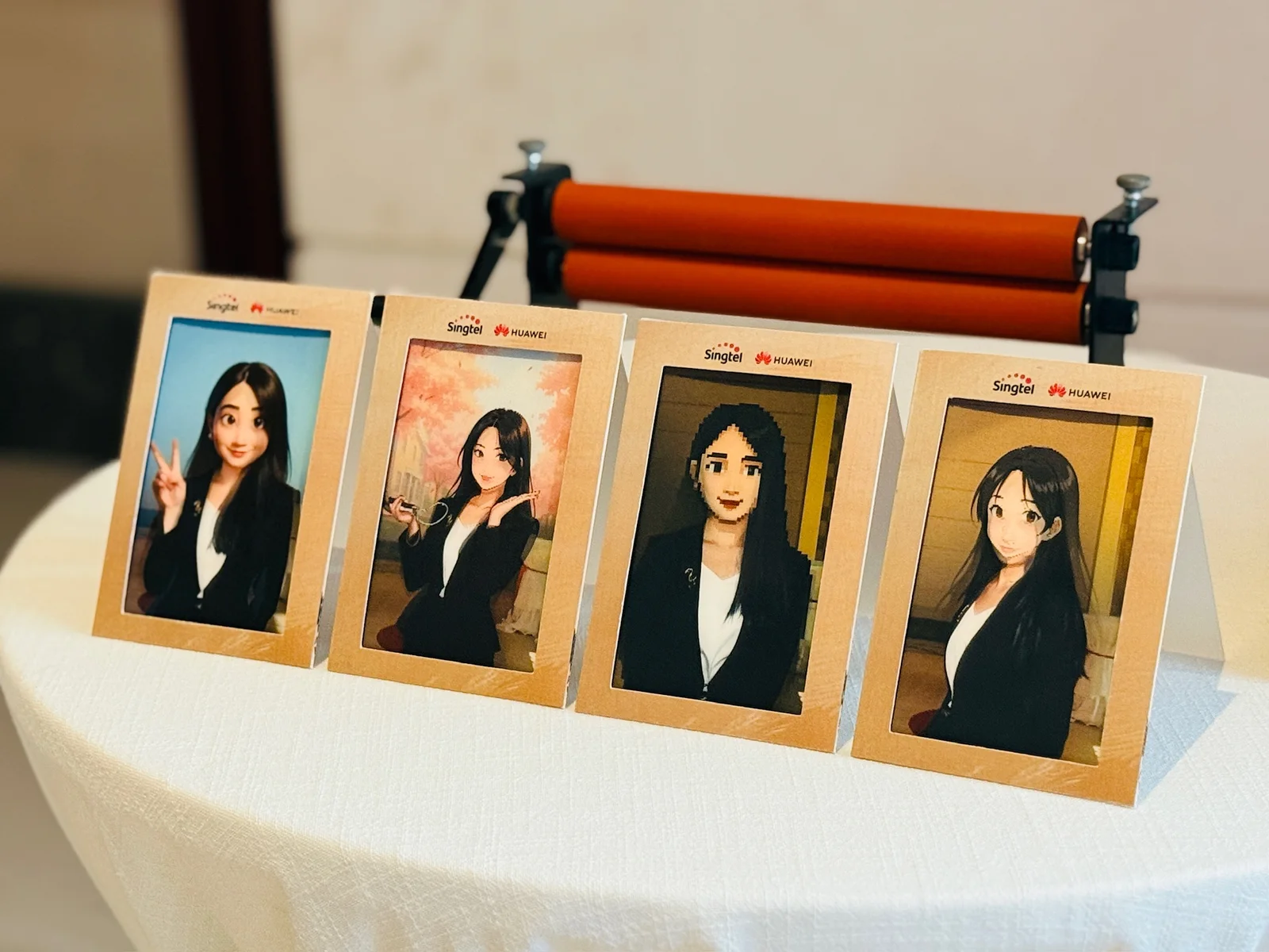 Singtel × 华为活动：同一位嘉宾做成四种 AI 风格的光栅卡 / Singtel × Huawei event: one guest's lenticular cards in four AI styles